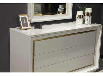 Modern fehér komód tükörrel és tároló fiókkal