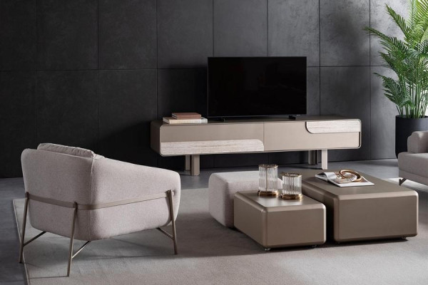Modern bézs kanapé fotellel és TV bútordarabbal