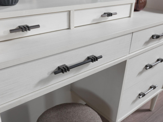 Modern fa komód tükörrel a hálószobához