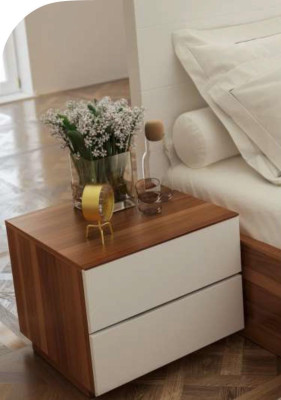 Weiß-Braunes Schlafzimmer Set Luxus Holzmöbel Bett Nachttische Kommode