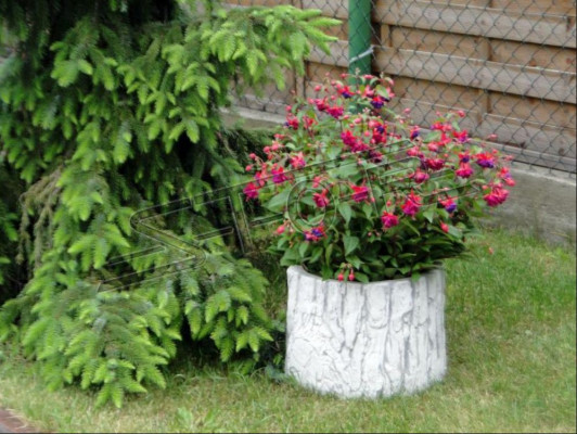 Blumenkübel Pflanz Kübel Natur Dekoration Vasen Garten Figur Blumentöpfe