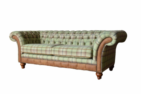 Luxuriöses Designer-Sofa im Chesterfield-Design mit drei Sitzplätzen