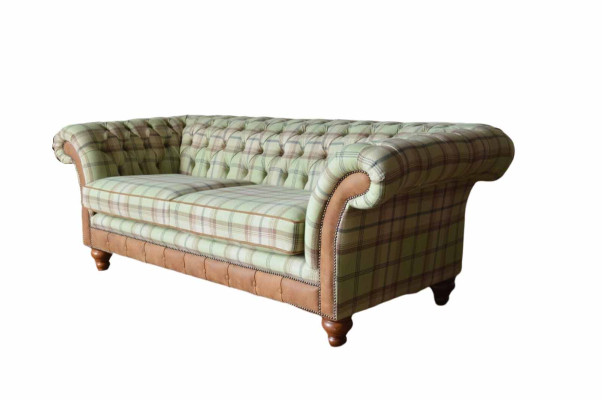 Luxuriöses Designer-Sofa im Chesterfield-Design mit drei Sitzplätzen