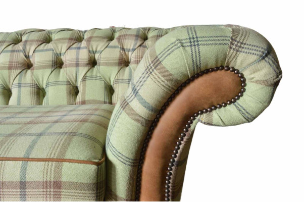 Luxuriöses Designer-Sofa im Chesterfield-Design mit drei Sitzplätzen