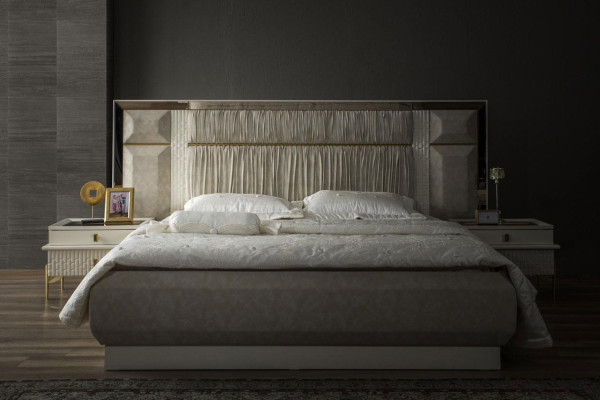 Luxus Doppelbett Schlafzimmer Garnitur Holz Beige Stoff Bett Set 5tlg