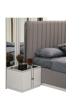 Exklusive 4tlg.Schlafzimmer Set Stil Bett 2x Nachttische und Kleiderschrank