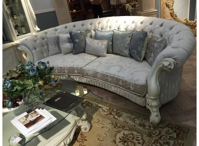 Klassische Viersitzer Wohnzimmer Couch Textil Barock Rokoko Luxus Sofa