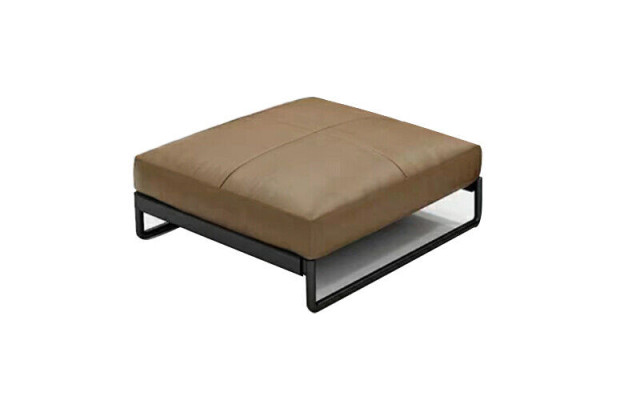 Exklusive Sofagarnitur 3+2 Sitzer Leder Hocker Polster Wohnzimmer Garnitur
