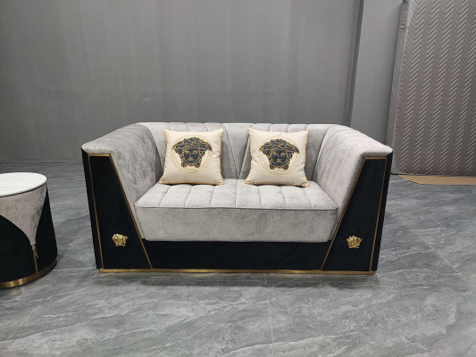 Luxuriöses Doppelsofa mit weicher Polsterung für das Wohnzimmer