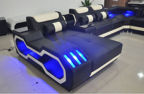 Leder Wohnlandschaft Eckcouch Designer Sofa Ledersofa Couch - USB - SOUND BOXEN