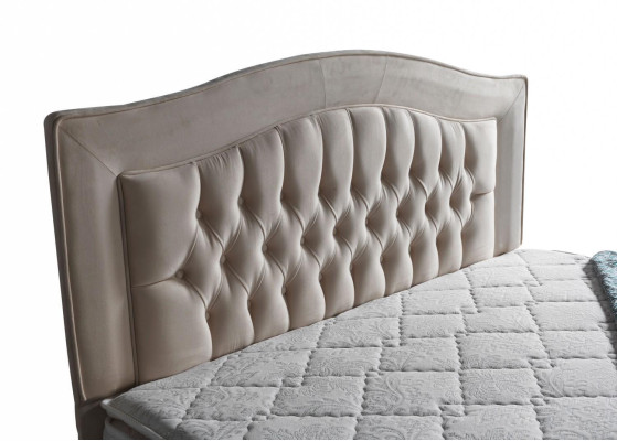 Bett Design Betten Luxus Beige Polster Schlafzimmer Möbel Silber Chesterfield
