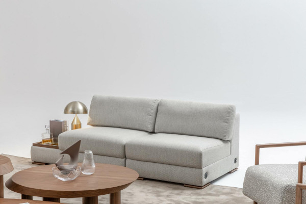 Schlankes, modernes 2-Sitzer weiches Sofa mit integriertem Holztisch und breitem Sitz