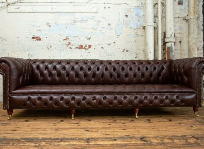 Braunes Chesterfield 4 Sitzers Klassische Luxus Barock Rokoko Sofa