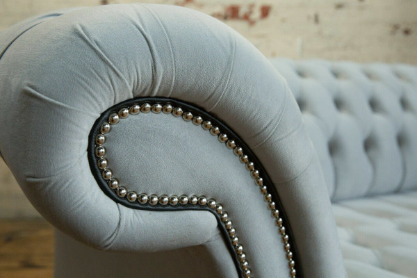 Weißer Designer Chesterfield Dreisitzer Moderne 3-er Couch