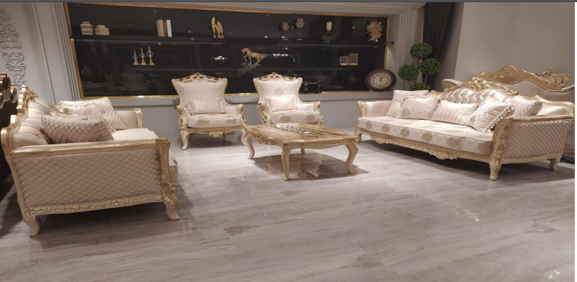 Luxuriöse 5-teilige Sofagarnitur mit 3+3+1 Sitzplätzen und Couchtisch