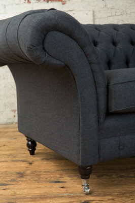 Couch Polster Design Sofa Schwarz  Schwarz 1,5er Sitz Sofas Möbel Chesterfield