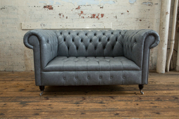 Sofa Chesterfield 2 Sitzer Couch Polster Sitz Textil Stoff Leder Couchen Sofas