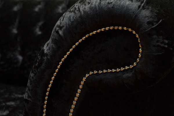 Luxus Chesterfield 2 Sitzer Couch Polster Sofa Textil Stoff Garnitur Neu Couchen