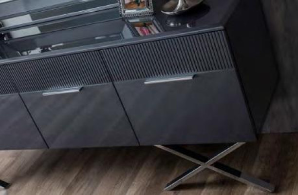 Stilvolle Graue Holz Anrichte Edelstahl Füße Moderne Esszimmer Möbel