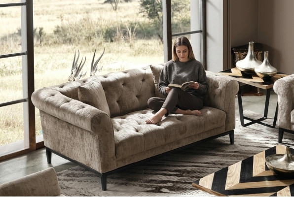 Gemütlicher Beiger Chesterfield Dreisitzer Wohnzimmer Couch