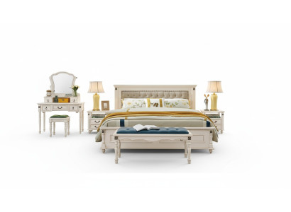 Edles Doppelbett mit luxuriösem Holzdesign und gepolstertem Kopfteil