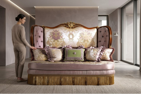 Zeitlose Eleganz Stilvolles Lila Chesterfield Dreisitzer-Sofa für Ihr Zuhause