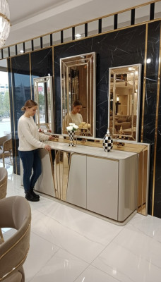 Luxuriöser Modern Kommode mit 3x Spiegel Exklusives Design und Hochwertige
