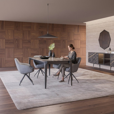 Luxus Esszimmer Komplett Esstisch 4x Stühle Einrichtung Sideboard mit Spiegel