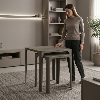 Modern és elegáns fa asztal bézs színben