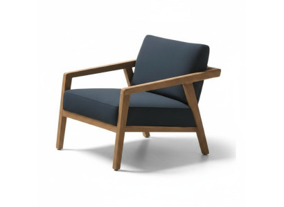 Elegáns és minimalista fotel. Kényelmes. Modern.